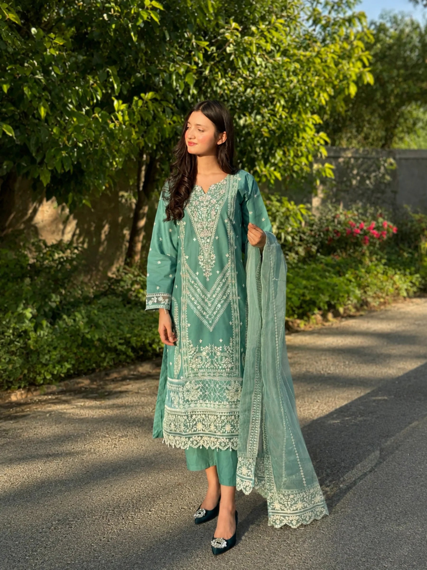 Mahveen – 3-Piece Embroidered Cotton Lawn
